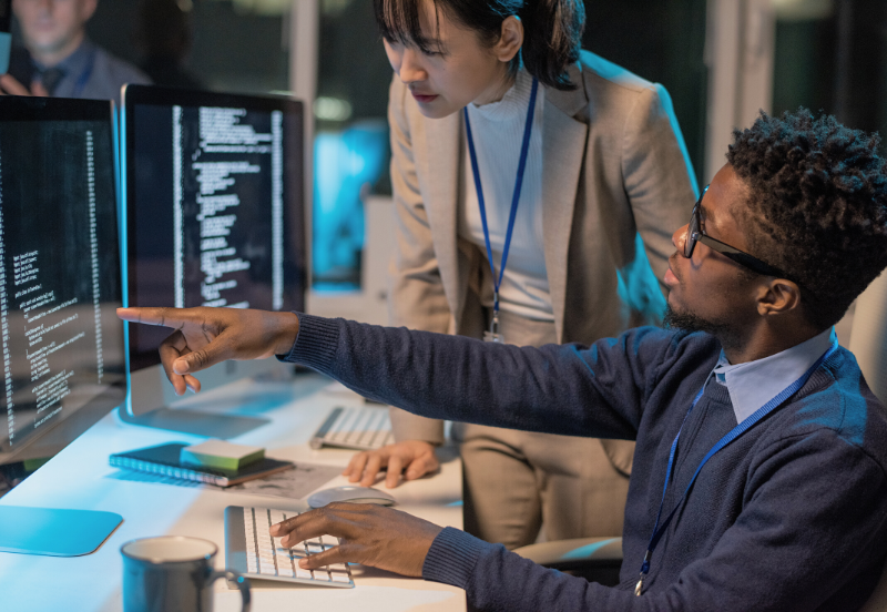 IT Analyst and his superior talks about security breach